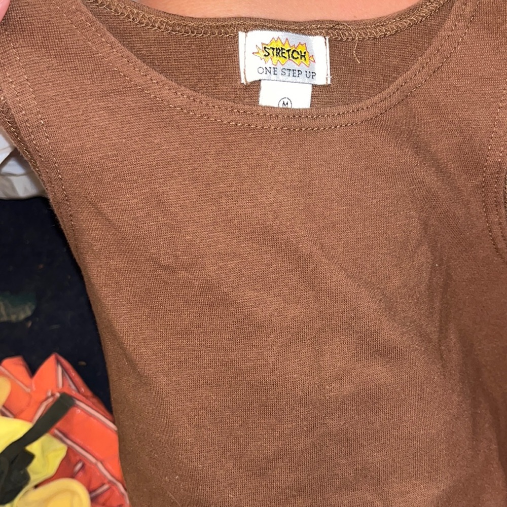 Brown tank !